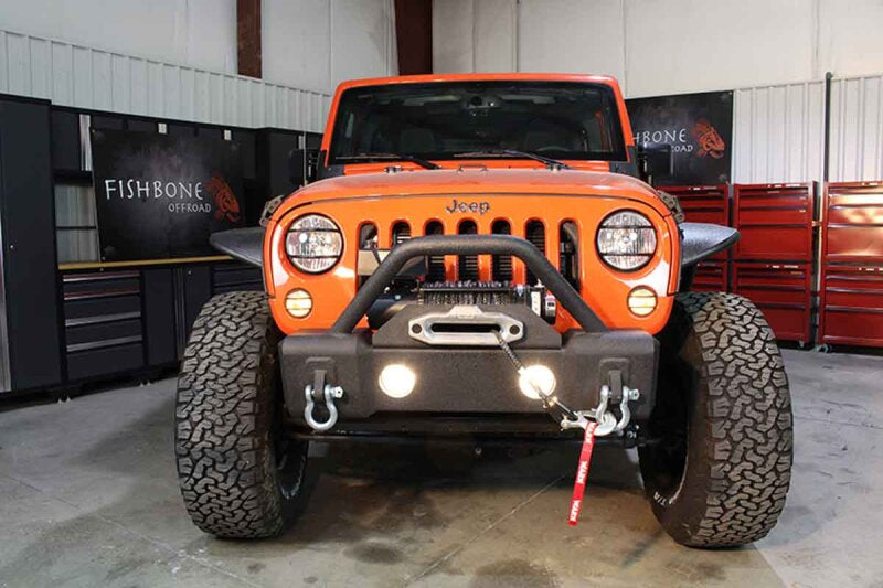 Fishbone Offroad 07-18 Jeep Wrangler JK Stubby Bumper W/Tube Guard - Black Texured Powdercoated