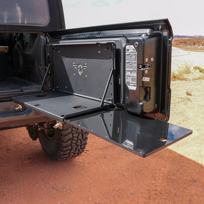 Jeep Wrangler JK/JL Chow Hall Tailgate Table with Cutting Board